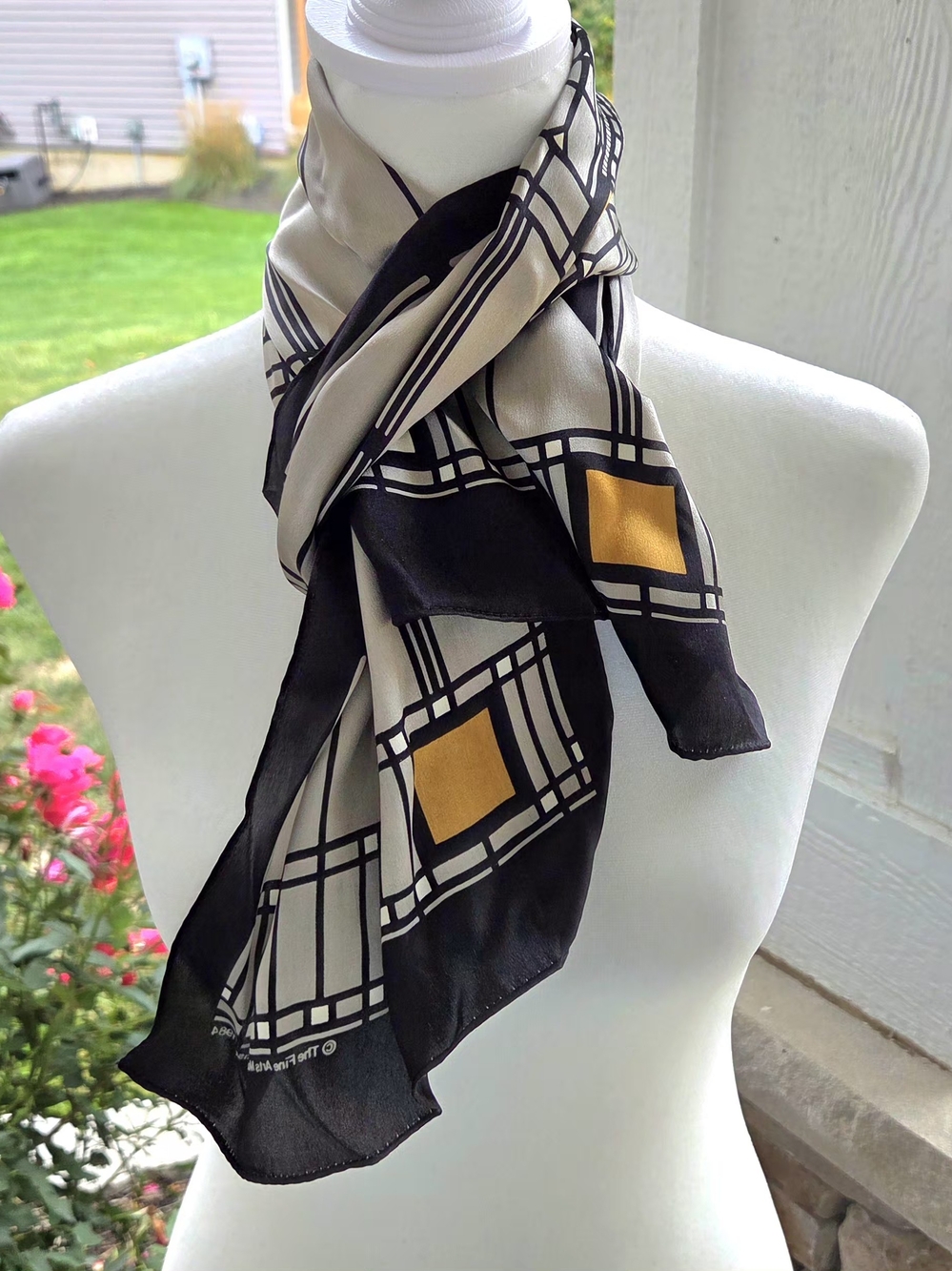 Fine Art Museum SF Ca 1984 Frank Lloyd Wright Oblong 100% Silk Scarf